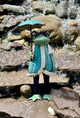 MOLLY FROG HOLDING A UMBRELLA *NEW* AVAIL JAN 2025